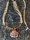 Kemp stones pearl bunch short chain neckpiece