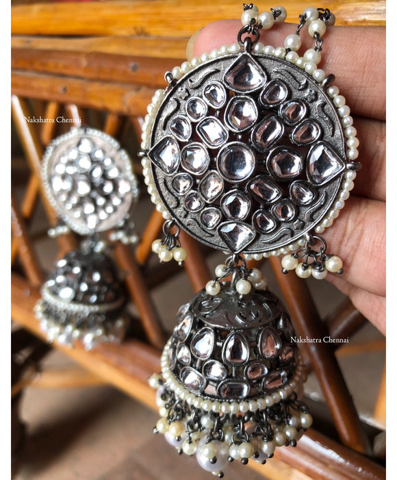 Black metal Kundan stones grand round stud jumkha