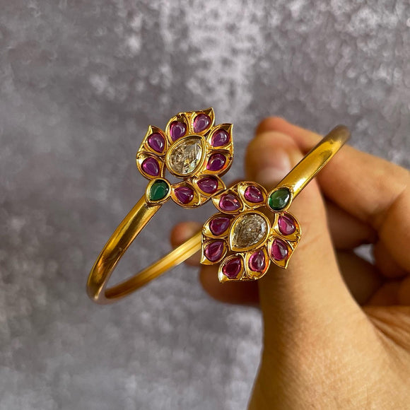 Premium Antique Real kemp Flower Kada Bangle